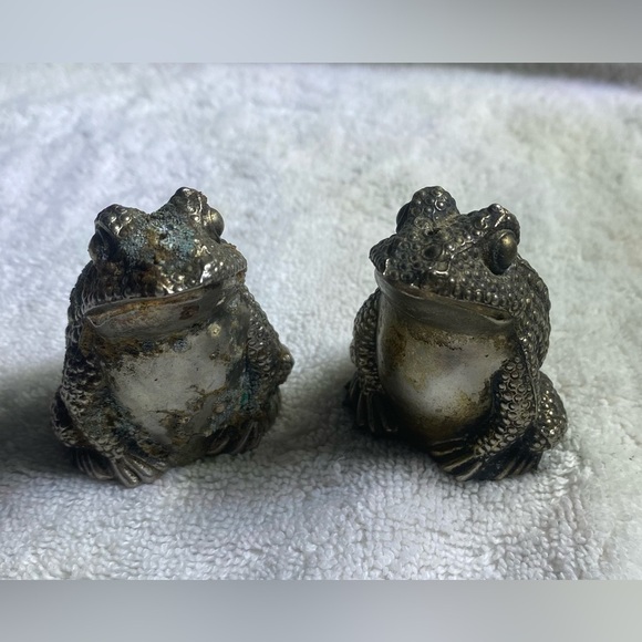 Other - Brass Metal Frog Salt & Pepper Shakers Vintage